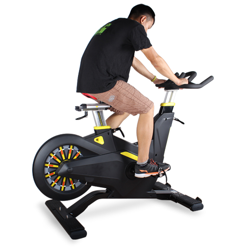 磁控動感單車 五檔阻力可調 20kg全包式后置精鋼大飛輪大圖展示1