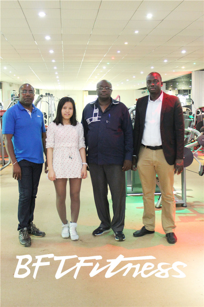 布基納法索客戶來(lái)中國(guó)廣州博菲特進(jìn)口健身器材